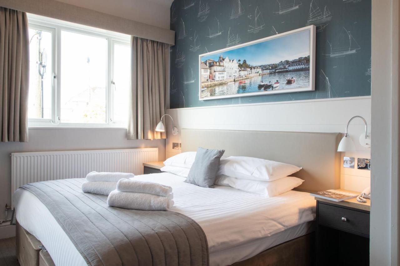 Ship And Castle Hotel Saint Mawes Habitación foto